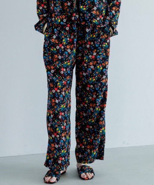 MEYAME(メヤメ)の「MEYAME/メヤメ コージーパンツ COZY PANTS(FLOWER)(その他パンツ・レディース・ブラック・FREE)」の1枚目の写真