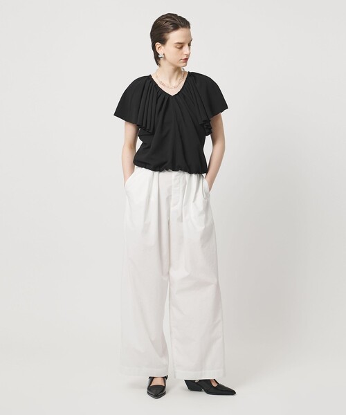 ASTRAET（アストラット）の「＜ASTRAET＞フリルギャザー Vネックブラウス（シャツ/ブラウス・レディース・ブラック/オフホワイト・FREE）」の2枚目の写真
