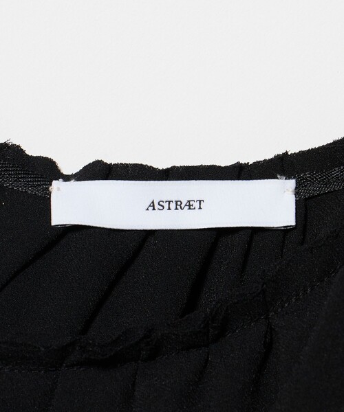 ASTRAET（アストラット）の「＜ASTRAET＞フリルギャザー Vネックブラウス（シャツ/ブラウス・レディース・ブラック/オフホワイト・FREE）」の5枚目の写真