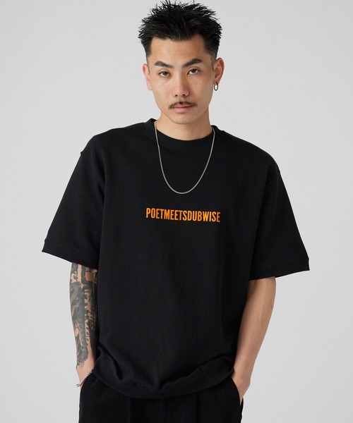 POET MEETS DUBWISE（ポエットミーツダブワイズ）の「POET MEETS DUBWISE/ポエットミーツダブワイズ PMD LOGO BACKPILE SWEAT T-Shirt スウェットTシャツ 2026年春夏（Tシャツ/カットソー・メンズ・ブラック系その他/ブラック系その他2・L/XL）」の2枚目の写真