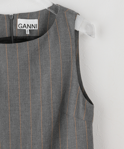 GANNI(ガニー)の「GANNI / ガニー Wool Stripe Belted Mini Dress(ドレス・レディース・チャコールグレー・34/36)」の12枚目の写真