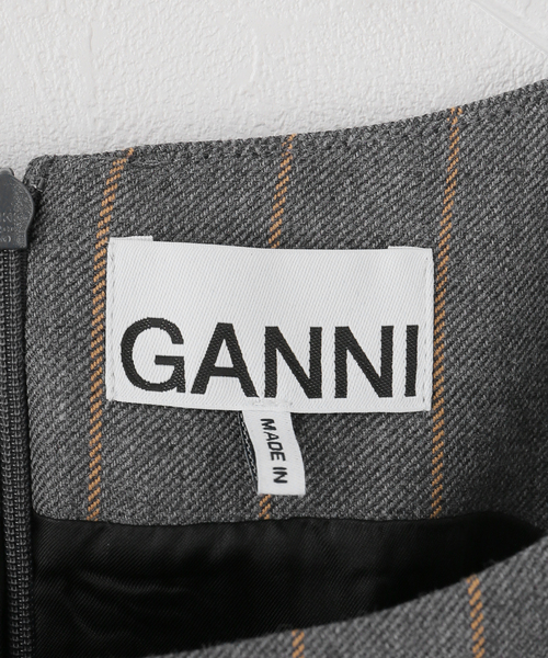 GANNI(ガニー)の「GANNI / ガニー Wool Stripe Belted Mini Dress(ドレス・レディース・チャコールグレー・34/36)」の7枚目の写真