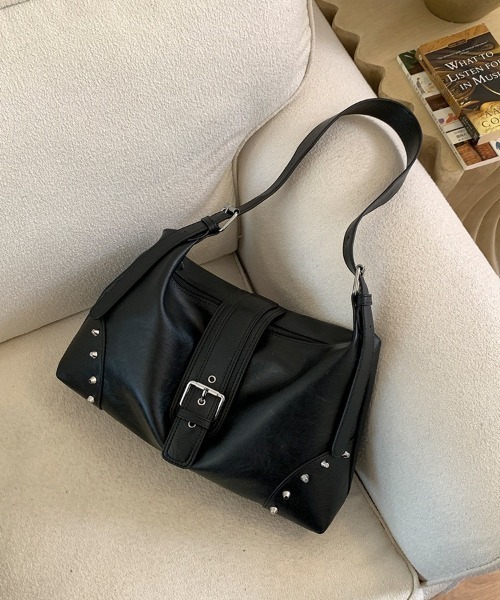 yuue' ( wear )（ユーイ）の「大容量スタッズベルトデザインショルダーバッグ/A4サイズ対応（ショルダーバッグ・レディース・ブラック/ダークブラウン・FREE）」の9枚目の写真