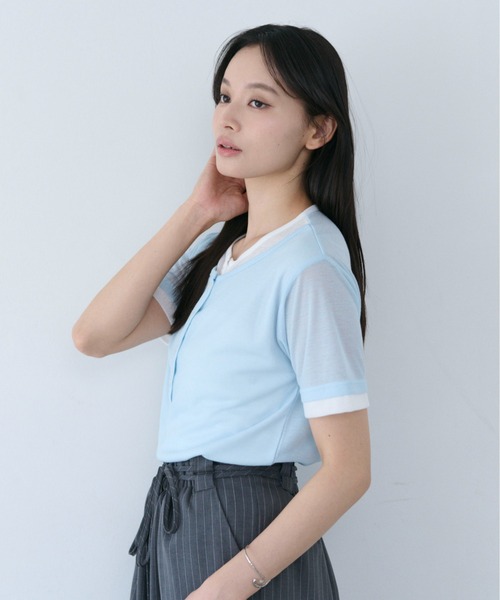 SOYEN(ソイエン)の「フェイクレイヤードシアーヘンリーネック半袖Tシャツ(Tシャツ/カットソー・レディース・ライトブルー/オフホワイト/ブルー・F)」の12枚目の写真