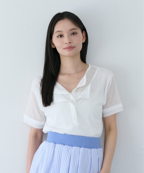 SOYEN(ソイエン)の「フェイクレイヤードシアーヘンリーネック半袖Tシャツ(Tシャツ/カットソー・レディース・ライトブルー/オフホワイト/ブルー・F)」の4枚目の写真