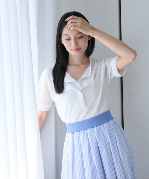 SOYEN(ソイエン)の「フェイクレイヤードシアーヘンリーネック半袖Tシャツ(Tシャツ/カットソー・レディース・ライトブルー/オフホワイト/ブルー・F)」の5枚目の写真