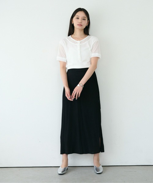 SOYEN(ソイエン)の「フェイクレイヤードシアーヘンリーネック半袖Tシャツ(Tシャツ/カットソー・レディース・ライトブルー/オフホワイト/ブルー・F)」の9枚目の写真
