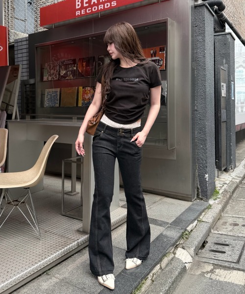 RAY CASSIN(レイカズン)の「【ローライズデニム】フラップポケット細フレアデニムパンツ(デニムパンツ・レディース・スカイブルー/ブルー/ブラック・M/S)」の17枚目の写真