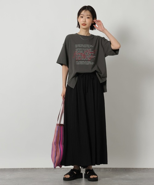 LAKOLE(ラコレ)の「刺繍ロゴTEE / 671505(Tシャツ/カットソー・レディース・チャコール/アイボリー/ブラック・FREE)」の4枚目の写真