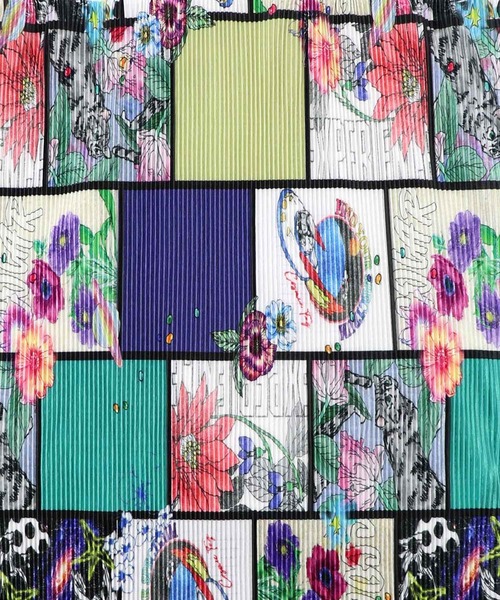 ScoLar（スカラー）の「162612：アートコラージュ柄プリーツ切替 接触冷感プルオーバー（Tシャツ/カットソー・レディース・オフホワイト/ブラック・M）」の13枚目の写真