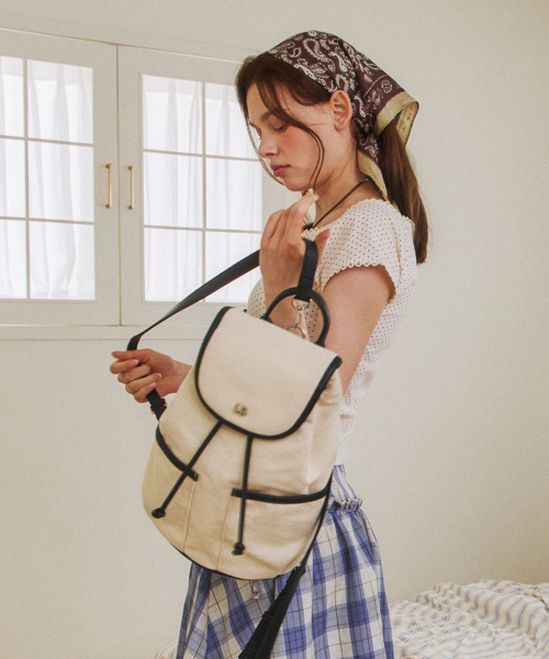 LENEE B(レニービー)の「スリングバックパックキャンバスブラック(バックパック/リュック・レディース・その他・FREE)」の5枚目の写真
