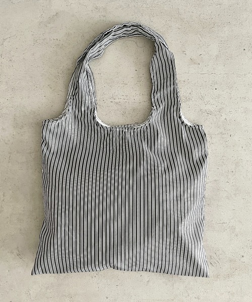 wears(ウェアーズ)の「【A4収納可】ロゴマルシェトートバッグ(トートバッグ・レディース・ブルー/ホワイト/ブラック/グリーン/グレー/レッド・FREE)」の13枚目の写真