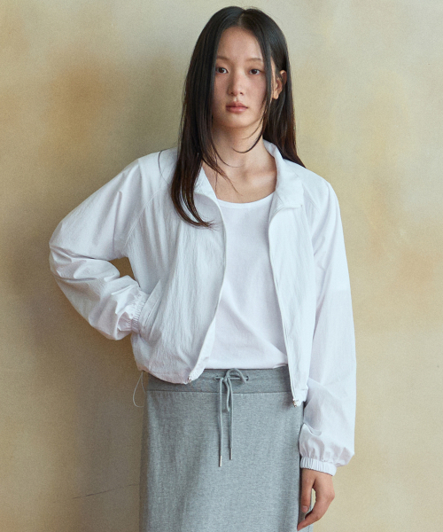 WEDNESDAYOASISFORWOMEN(ウェンズデー オアシス フォー ウーマン)の「ナイロンハイネックウィンドジャケット_IVORY(WB6OT10)(ナイロンジャケット・レディース・アイボリー・FREE)」の3枚目の写真