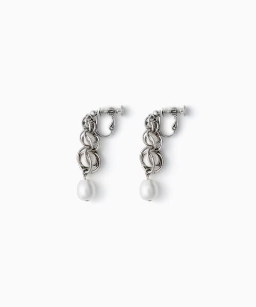 et.UNiVER(エトユニベール)の「Orbit pearl earrings(イヤリング・レディース・ゴールド/シルバー・FREE)」の1枚目の写真