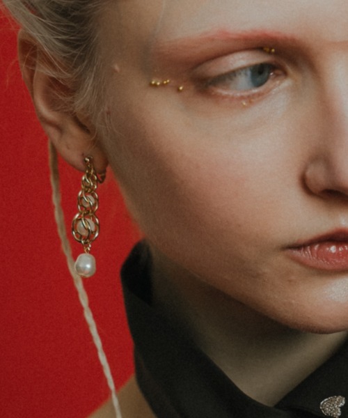 et.UNiVER(エトユニベール)の「Orbit pearl earrings(イヤリング・レディース・ゴールド/シルバー・FREE)」の10枚目の写真