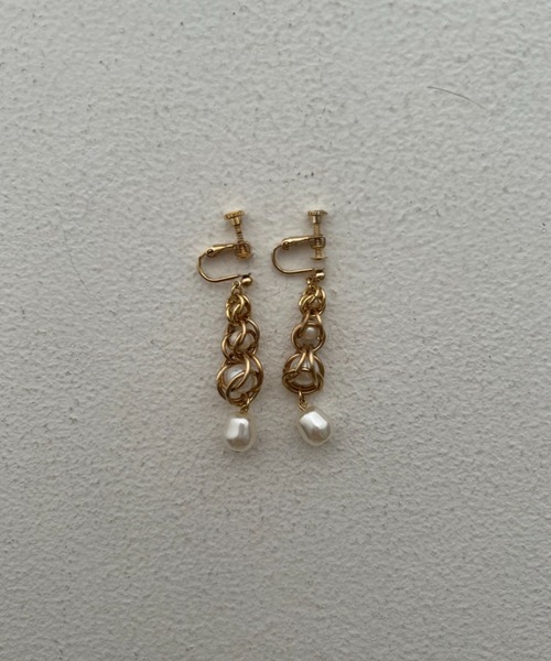 et.UNiVER(エトユニベール)の「Orbit pearl earrings(イヤリング・レディース・ゴールド/シルバー・FREE)」の14枚目の写真