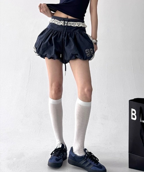 almo（アルモ）の「【LAMPOON】バルーンレースショートパンツ（その他パンツ・レディース・ブラック/ネイビー・LARGE/MEDIUM/SMALL）」の2枚目の写真