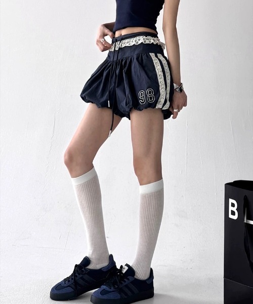 almo（アルモ）の「【LAMPOON】バルーンレースショートパンツ（その他パンツ・レディース・ブラック/ネイビー・LARGE/MEDIUM/SMALL）」の6枚目の写真
