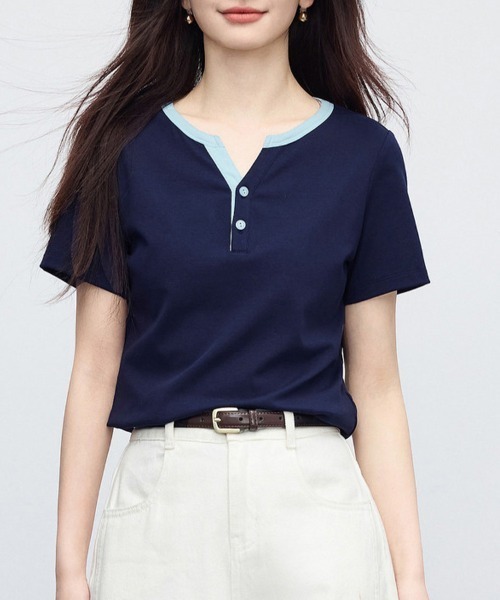 ONEP STAR(ワンピスター)の「配色ネック前ボタントップス(Tシャツ/カットソー・レディース・ネイビー・MEDIUM/LARGE/X-LARGE)」の1枚目の写真