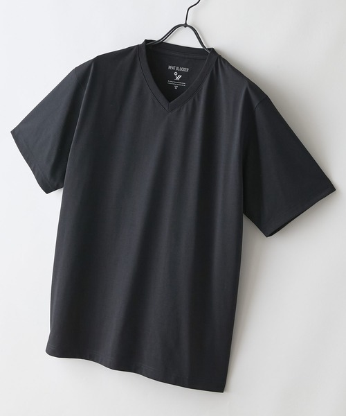 UNIIT(ユニット)の「【HEAT BLOCKER/ヒートブロッカー】【まるで着る日傘!遮熱&UVカット】コットンライク VネックTシャツ 吸水速乾 アンチピリング イージーケア ユニセックス(Tシャツ/カットソー・メンズ・チャコールグレー/ホワイト/ブラック・MEDIUM/X-LARGE/LARGE)」の2枚目の写真