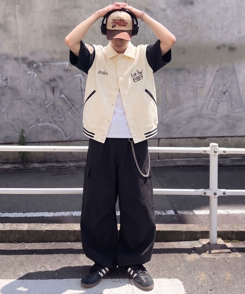 SPINNS(スピンズ)の「半袖スタジャンシャツジャケット/麻リネン素材/ワッペン刺繍ロゴ/アメカジ(スタジャン・メンズ・ブラック×ホワイト/ブラック×ブラック/ホワイト×ネイビー/ネイビー×ホワイト・ONESIZE)」の7枚目の写真