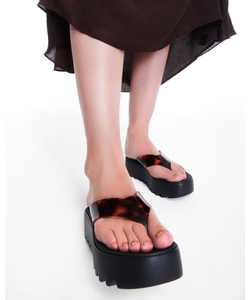 melissa(メリッサ)の「MELISSA THONG PLATFORM AD(サンダル・レディース・ブラウン/ブラック・38/37)」の8枚目の写真