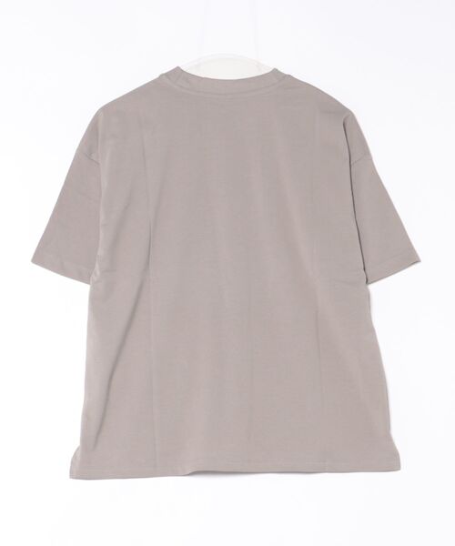 and it_(アンドイット)の「汗じみ軽減加工五分袖Tシャツ(Tシャツ/カットソー・レディース・グレイッシュベージュ/ブラック/アイボリー・M-L)」の18枚目の写真