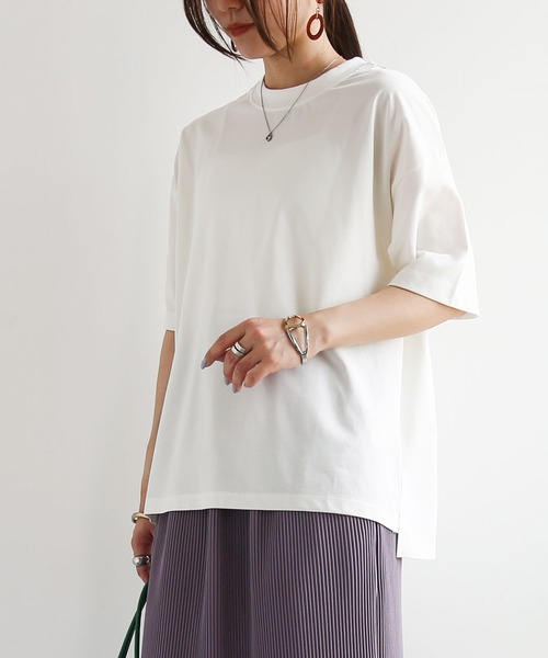 and it_(アンドイット)の「汗じみ軽減加工五分袖Tシャツ(Tシャツ/カットソー・レディース・グレイッシュベージュ/ブラック/アイボリー・M-L)」の19枚目の写真