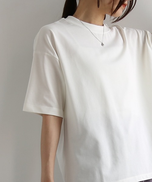 and it_(アンドイット)の「汗じみ軽減加工五分袖Tシャツ(Tシャツ/カットソー・レディース・グレイッシュベージュ/ブラック/アイボリー・M-L)」の14枚目の写真