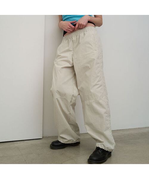 AENE（エイネ）の「ウォッシュドナイロンパンツ（ネイビー）（その他パンツ・レディース・ベージュ/ネイビー/ブラック・FREE）」の3枚目の写真