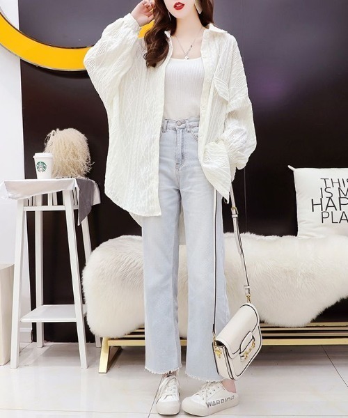 AMAJI(アマジ)の「ジャガード ミディ丈シャツジャケット(シャツ/ブラウス・レディース・ホワイト・MEDIUM/LARGE/X-LARGE)」の2枚目の写真