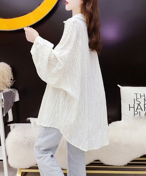 AMAJI(アマジ)の「ジャガード ミディ丈シャツジャケット(シャツ/ブラウス・レディース・ホワイト・MEDIUM/LARGE/X-LARGE)」の3枚目の写真