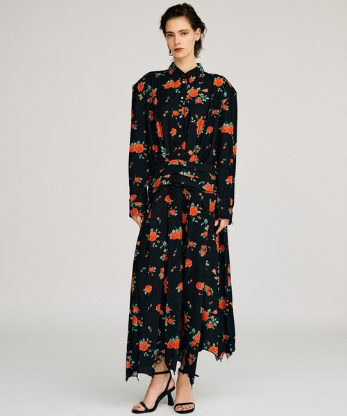 PRANK PROJECT(プランクプロジェクト)の「【2026Autumn Pre-Order】アシンメトリカルプリーツローズドレス / Asymmetrical Pleated Rose Dress(ワンピース・レディース・マルチ・38/36)」の1枚目の写真