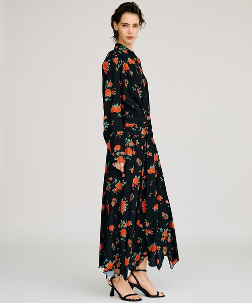 PRANK PROJECT(プランクプロジェクト)の「【2026Autumn Pre-Order】アシンメトリカルプリーツローズドレス / Asymmetrical Pleated Rose Dress(ワンピース・レディース・マルチ・38/36)」の6枚目の写真