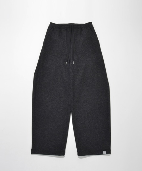 SUPERTHANKS(スーパーサンクス)の「無地ウール調ストレッチサイドタックバルーンパンツStretch wool like Side-tuck balloon pants TU#(その他パンツ・メンズ・ブラック/グレー・L/M/S)」の2枚目の写真