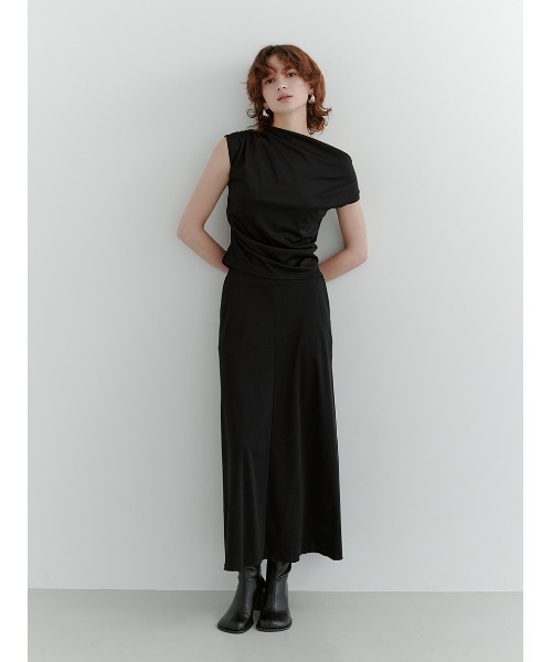 Mila Owen(ミラオーウェン)の「シルキータッチトップス×スカートSET UP(ワンピース・レディース・ブラック/ベージュ/ブラウン・1/0)」の2枚目の写真