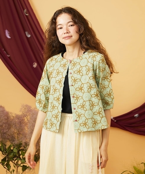 Jocomomola(ホコモモラ)の「【2WAY】Sacudida フラワーコード刺繍カットソー(Tシャツ/カットソー・レディース・ネイビー/グリーン・40)」の1枚目の写真