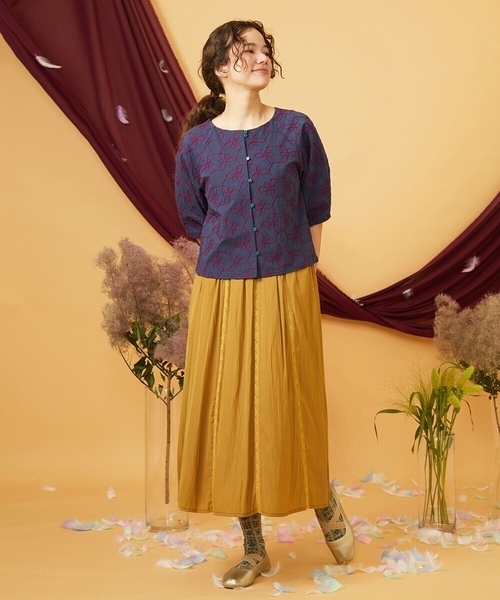 Jocomomola(ホコモモラ)の「【2WAY】Sacudida フラワーコード刺繍カットソー(Tシャツ/カットソー・レディース・ネイビー/グリーン・40)」の11枚目の写真
