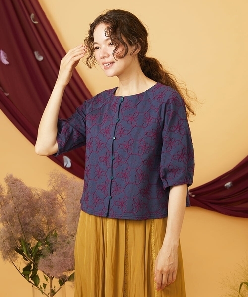 Jocomomola(ホコモモラ)の「【2WAY】Sacudida フラワーコード刺繍カットソー(Tシャツ/カットソー・レディース・ネイビー/グリーン・40)」の13枚目の写真