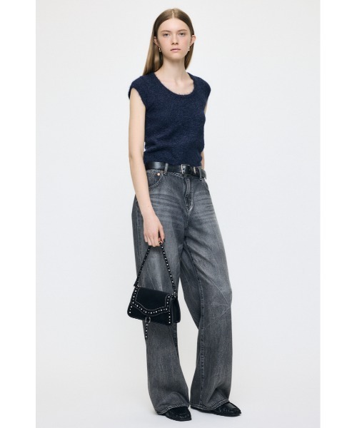 MOUSSY(マウジー)の「LOW SLUNG LOOSE FLARE(デニムパンツ・レディース・ブラック/ダークブルー/ブラウン・0/2/1)」の6枚目の写真