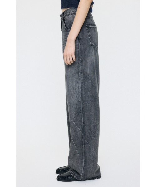 MOUSSY(マウジー)の「LOW SLUNG LOOSE FLARE(デニムパンツ・レディース・ブラック/ダークブルー/ブラウン・0/2/1)」の9枚目の写真
