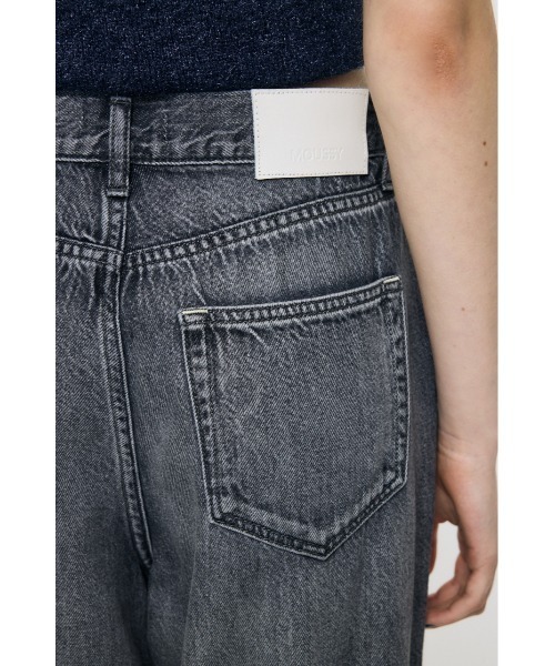 MOUSSY(マウジー)の「LOW SLUNG LOOSE FLARE(デニムパンツ・レディース・ブラック/ダークブルー/ブラウン・0/2/1)」の13枚目の写真