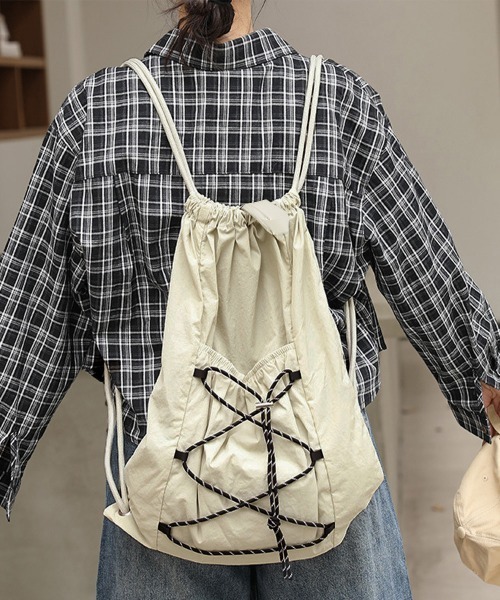 Miniministore（ミニミニストア）の「コードナップサック 軽量ナイロンリュック（バックパック/リュック・レディース・アイボリー/カーキ/ベージュ/グレー/ブラック・FREE）」の2枚目の写真