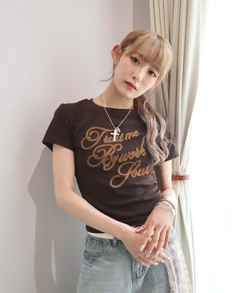 CECIL McBEE(セシルマクビー)の「【CECIL McBEE】チェーンステッチロゴTシャツ(Tシャツ/カットソー・レディース・ブラック/ブラウン/グレー/ホワイト・MEDIUM)」の6枚目の写真