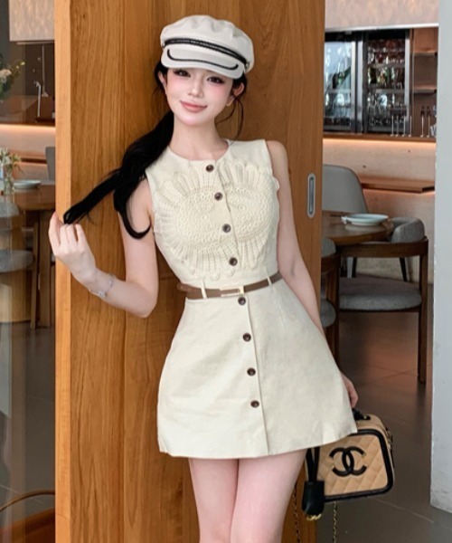 FAVORITO(ファヴォリート)の「デザインノースリーブワンピース(ワンピース・レディース・ベージュ・F)」の19枚目の写真