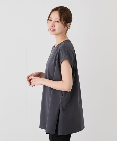 Jayro(ジャイロ)の「サイドスリットフレンチスリーブトップス(Tシャツ/カットソー・レディース・チャコールグレー/カーキ/ブラック/レッド系その他/ホワイト・FREE)」の6枚目の写真
