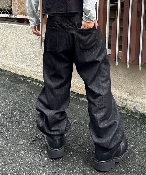 Never mind the XU / Chikashitsu+（ネバーマインド ザ エックスユー / チカシツプラス）の「button fly flare denim pants / ボタンフライフレアデニムパンツ（デニムパンツ・メンズ・ブラック・M/L/S）」の5枚目の写真