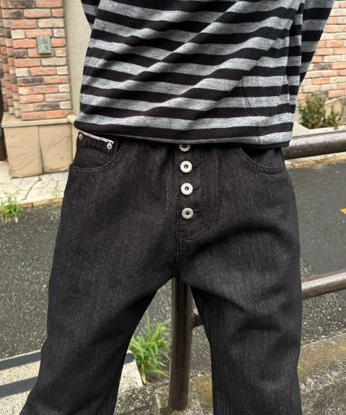 Never mind the XU / Chikashitsu+（ネバーマインド ザ エックスユー / チカシツプラス）の「button fly flare denim pants / ボタンフライフレアデニムパンツ（デニムパンツ・メンズ・ブラック・M/L/S）」の10枚目の写真