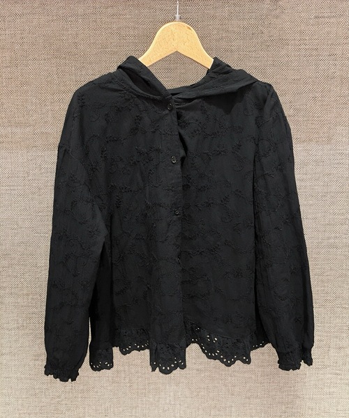 SELF+SERVICE（セルフサービス）の「EXPAND　オーガニック綿入刺繍フードブラウス（シャツ/ブラウス・レディース・アイボリー/ブラック・L/M）」の5枚目の写真