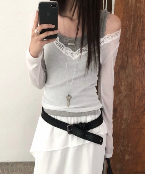 gossip!ロサンゼルス(ゴシップロサンゼルス)の「【Y2Kガーリー】 レースディテールスリムフィットニット(Tシャツ/カットソー・レディース・ブラック/ブルー/ホワイト/グレー・M)」の19枚目の写真